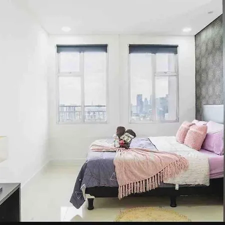 The Lavande Residences, Peaceful And Spacious With Pool, Wifi, And Netflix